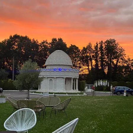 Domaine Athena Bed & Breakfast Pitres